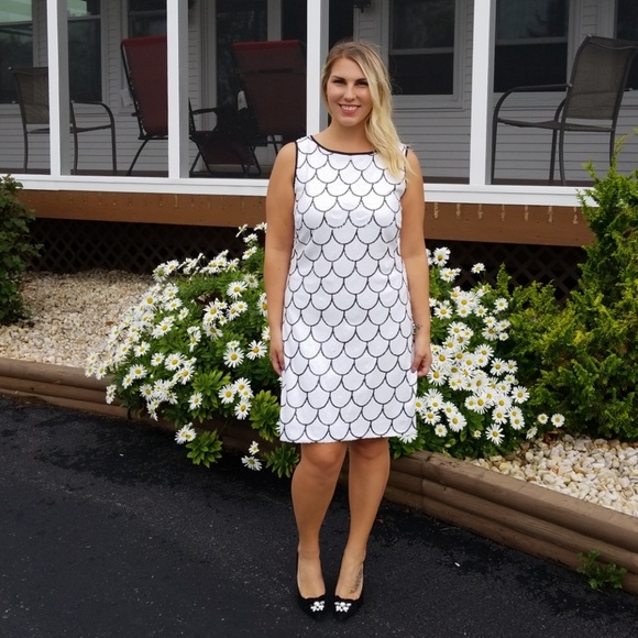 Donna Ricco Dresses & Skirts - 🐫1/2 OFF! Donna Ricco Scalloped Sequin Dress